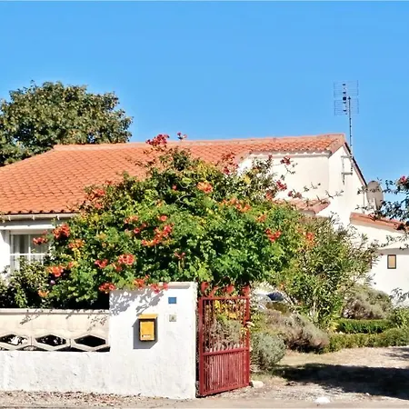 Hébergement de vacances Maison De 2 Chambres A Avec Jardin Clos Et Wifi A 5 Km De La Plage