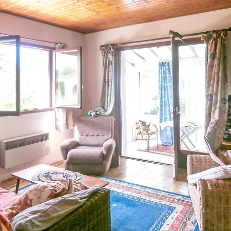 Hébergement de vacances Maison De 2 Chambres A Avec Jardin Clos Et Wifi A 5 Km De La Plage
